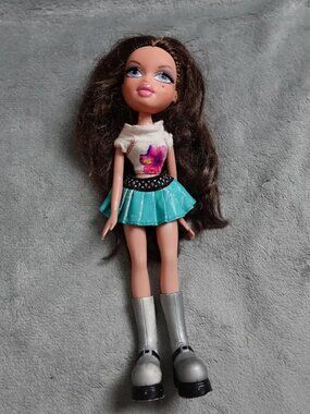 Bratz Wild Wild West Dana Doll - Rooted Eyelashes Blue Eyes Top Skirt